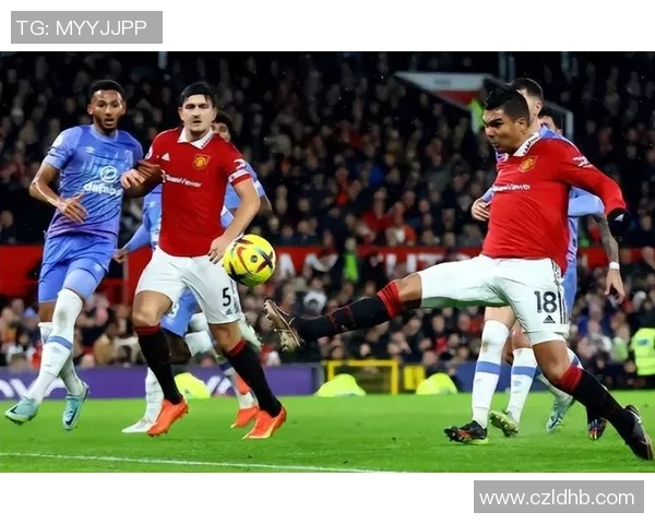 曼联四名主力或因冲击12月密布路程失掉首发方位